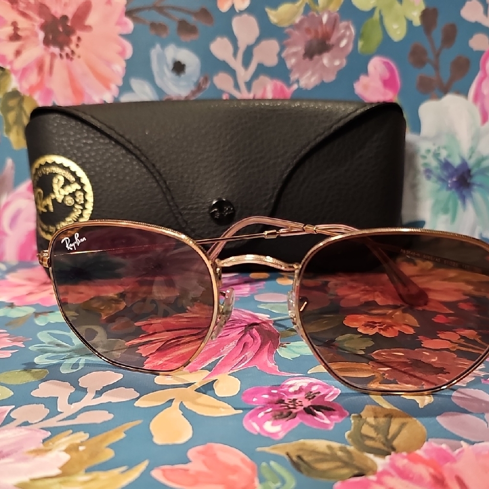Ray-Ban Women's Rose Gold Frame Sunglasses with Brown Gradient Lenses